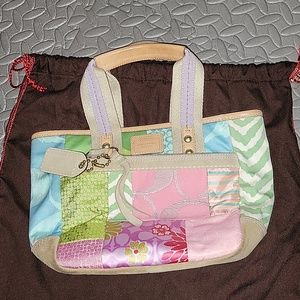 Spring coach patch bag